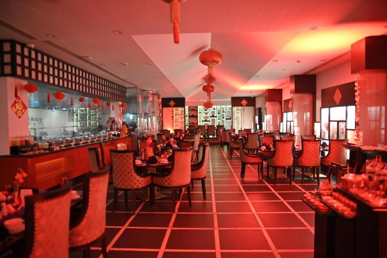 Pearl Continental Hotel, Karachi Exterior photo The interior of the restaurant