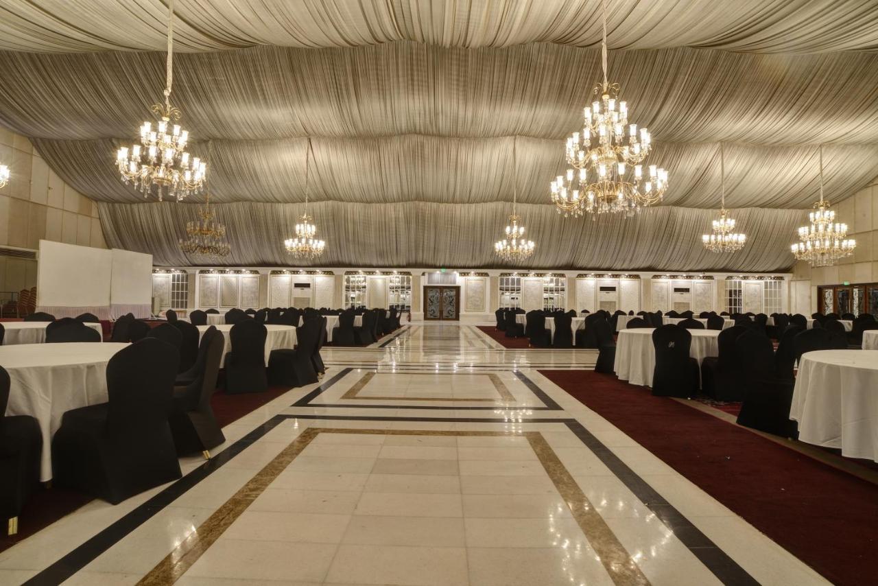 Pearl Continental Hotel, Karachi Exterior photo The interior of the Grand Ballroom