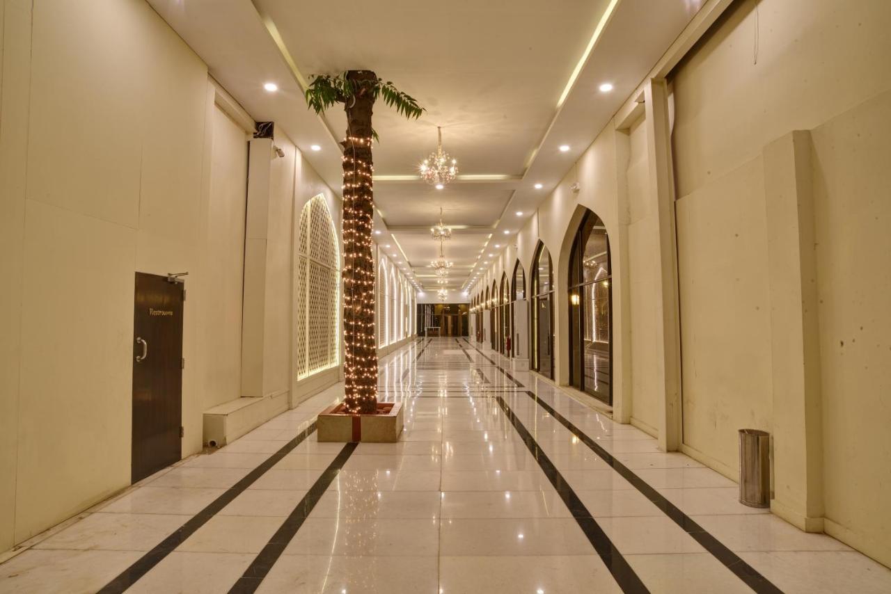 Pearl Continental Hotel, Karachi Exterior photo The interior of the hotel