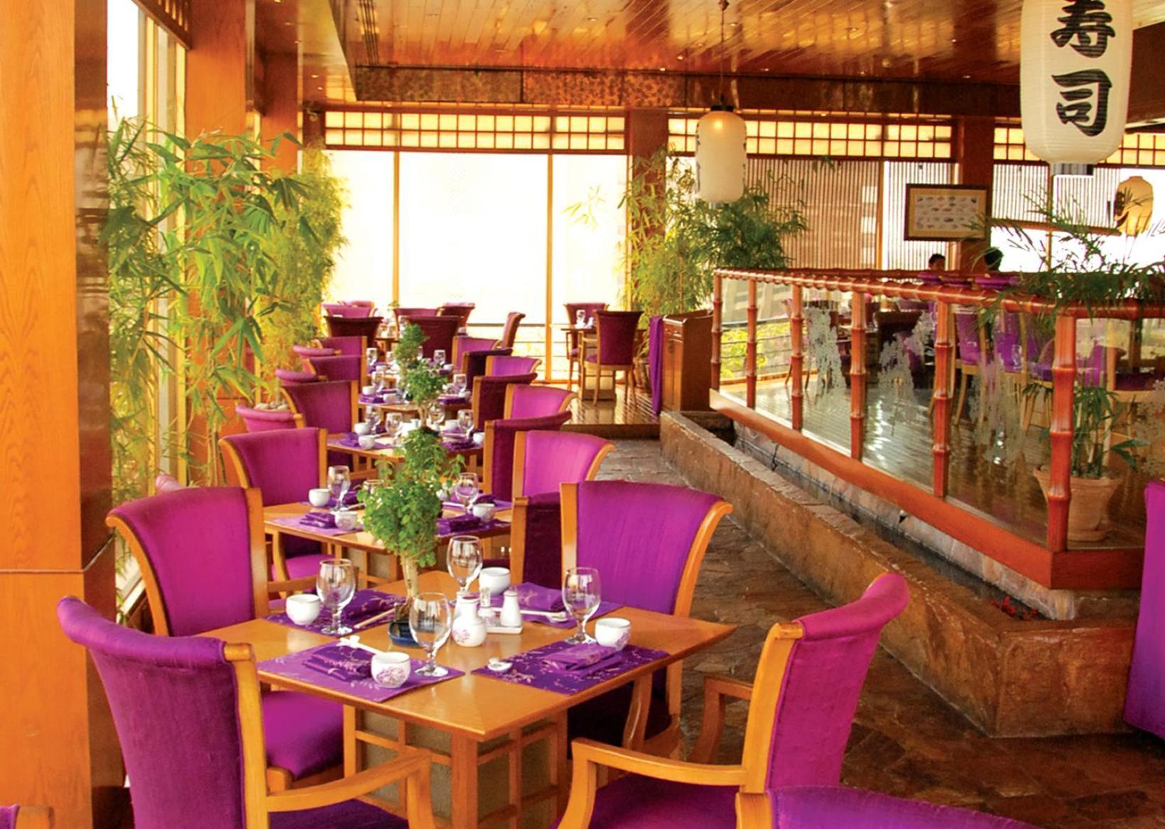 Pearl Continental Hotel, Karachi Exterior photo Interior of a restaurant in the hotel