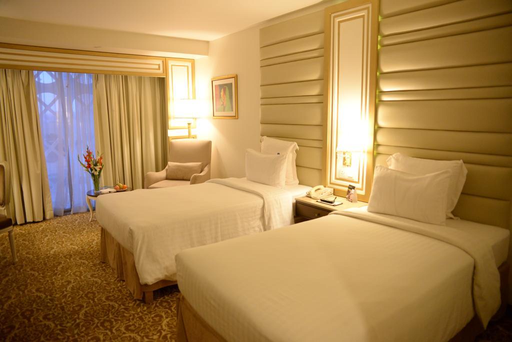 Pearl Continental Hotel, Karachi Exterior photo Deluxe Room