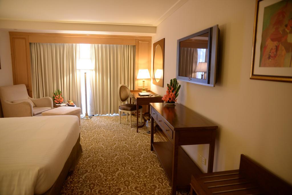 Pearl Continental Hotel, Karachi Exterior photo A room at the hotel
