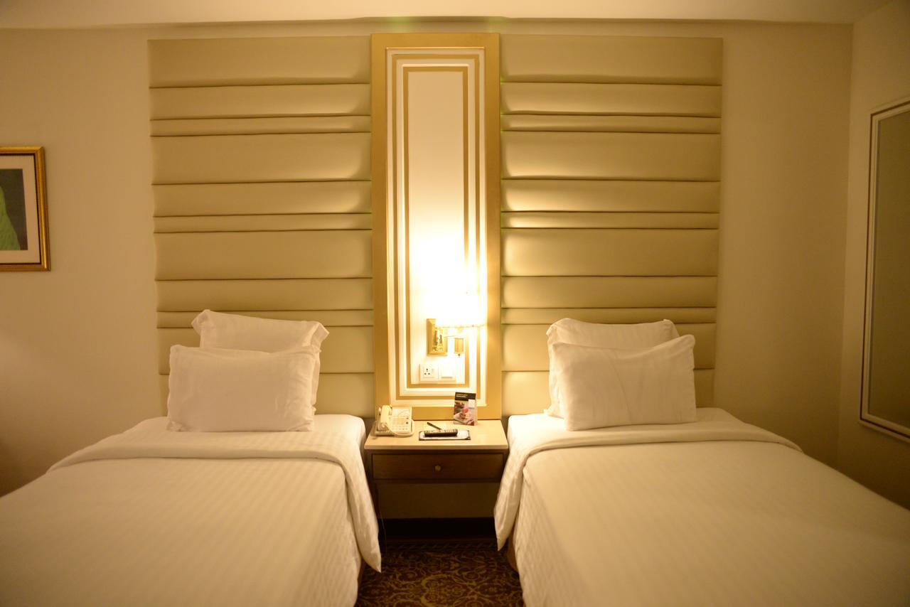 Pearl Continental Hotel, Karachi Exterior photo A room at the hotel