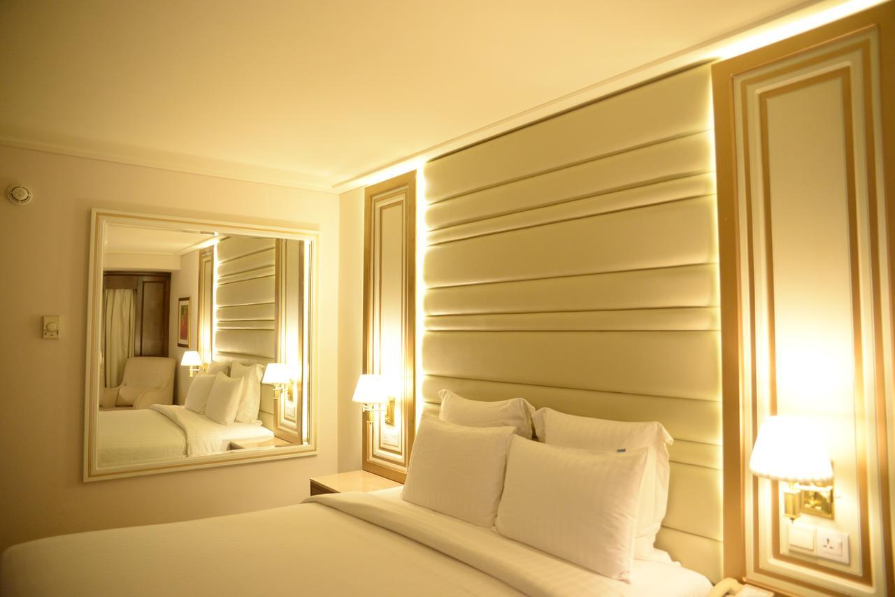 Pearl Continental Hotel, Karachi Exterior photo A bedroom at the hotel